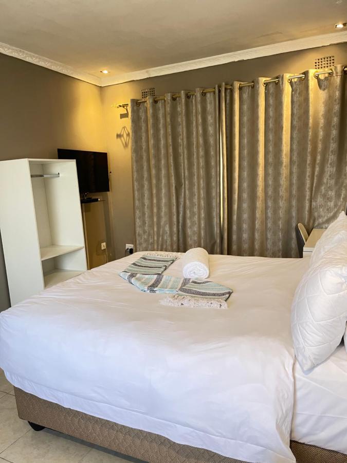 Legends Executive Lodge Choma Esterno foto